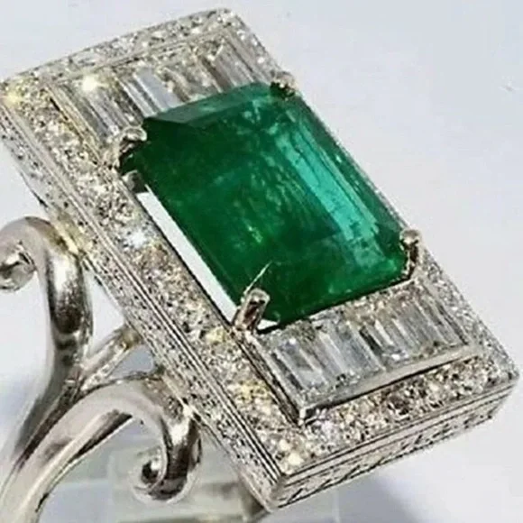 New Women’s 925 Silver Beautiful Emerald Ring - Picture 3 of 6